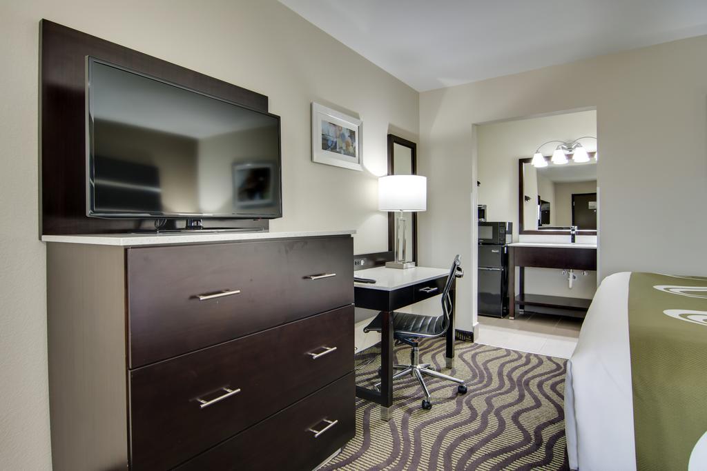 Quality Inn & Suites Athens University Area Exterior photo