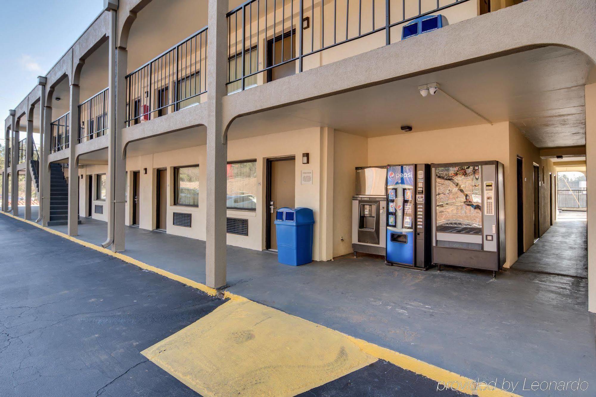 Quality Inn & Suites Athens University Area Exterior photo