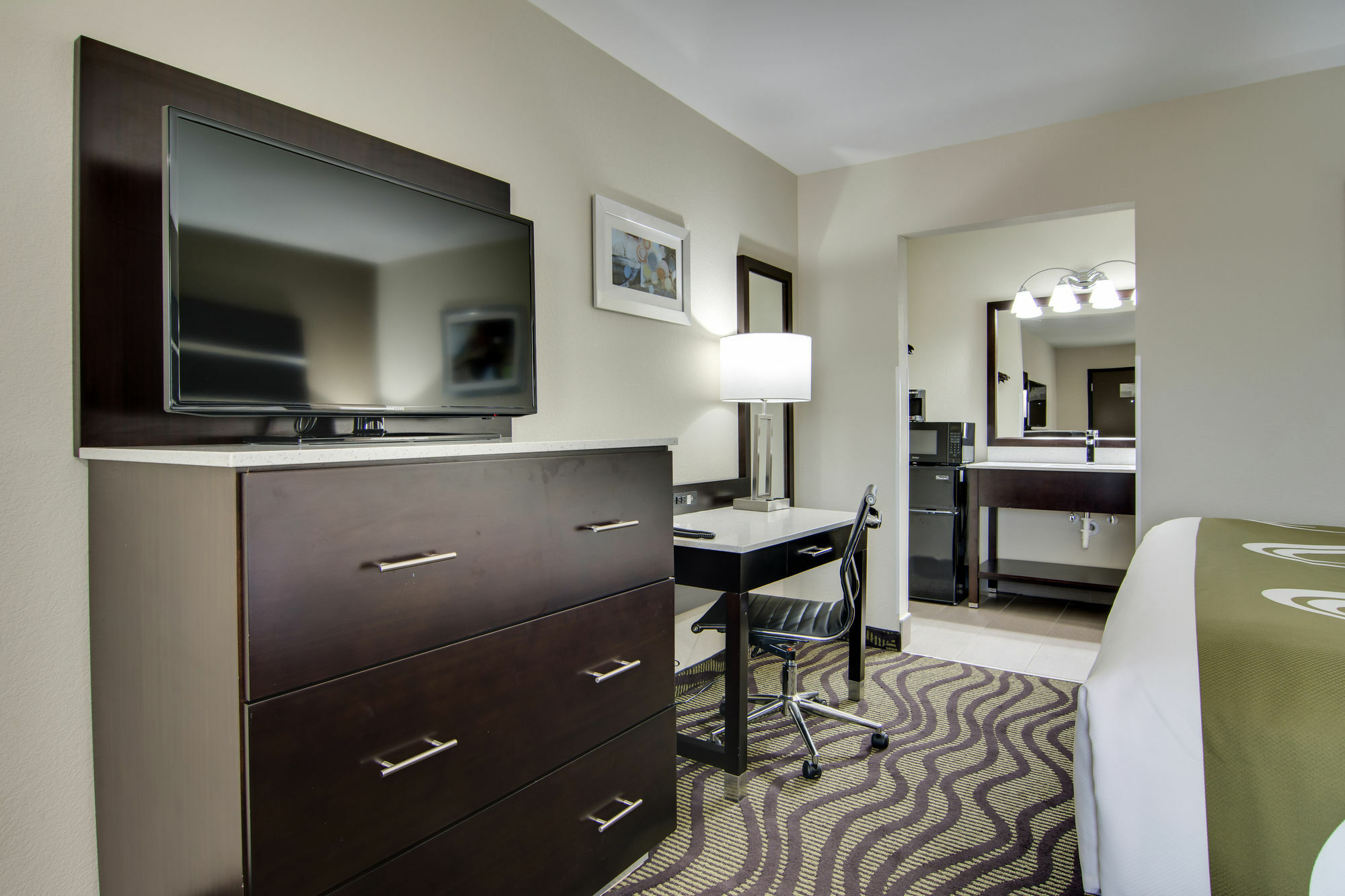 Quality Inn & Suites Athens University Area Exterior photo
